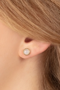 Very Cherry - Flower Fan Earrings in Gold and Moonstone White 3