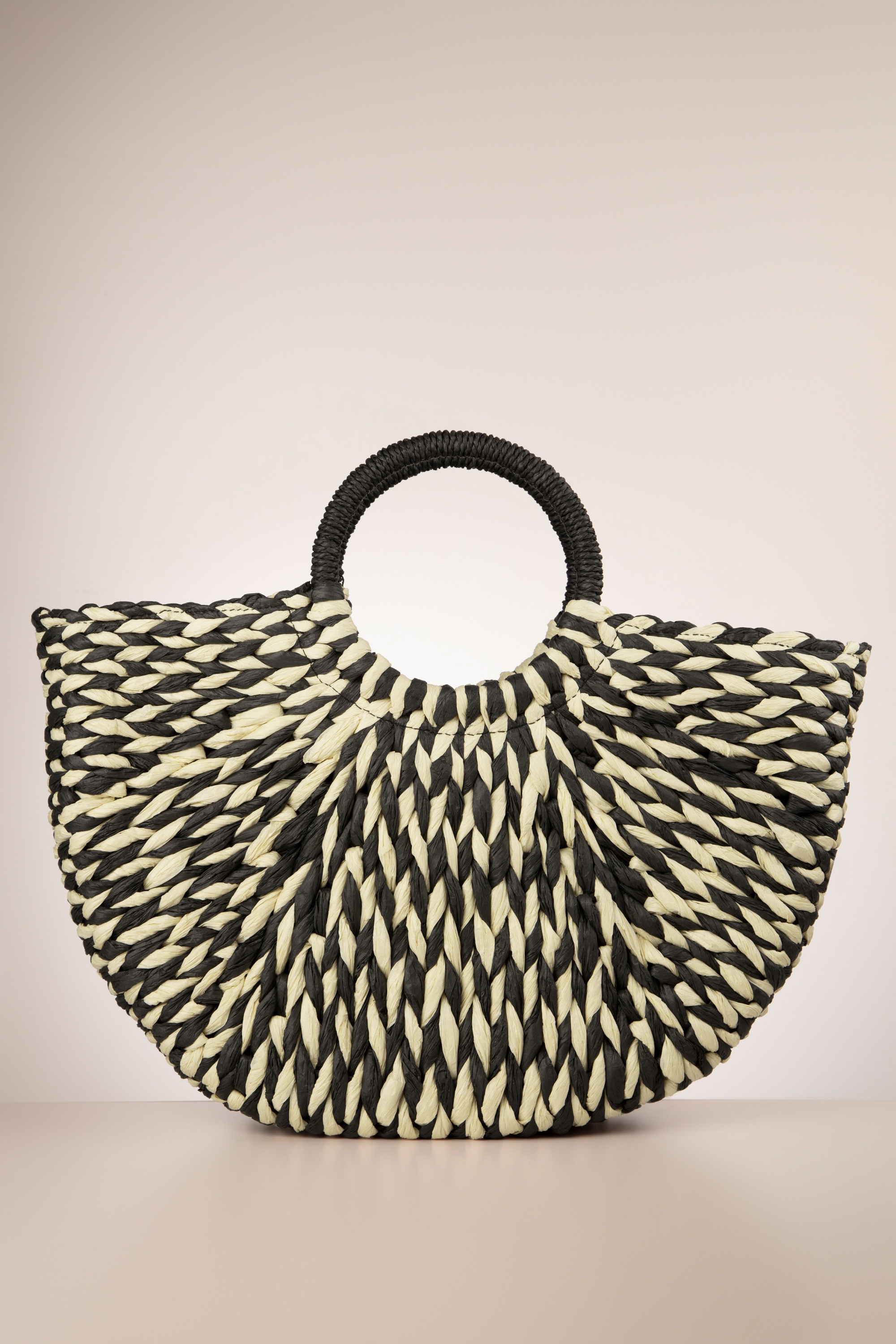 Amici Monaco gewebte Rattan Tasche in Schwarz und Weiß | Einkaufen 
