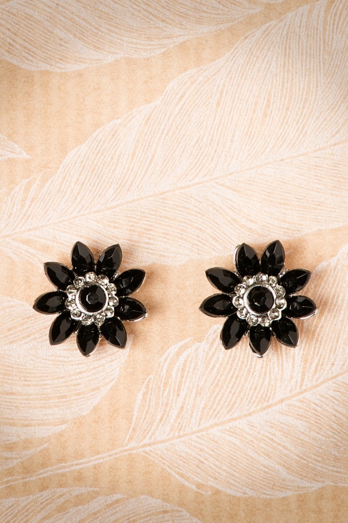 Lovely - 50s Audrey Jet Flower Stud Earrings in Black and Silver