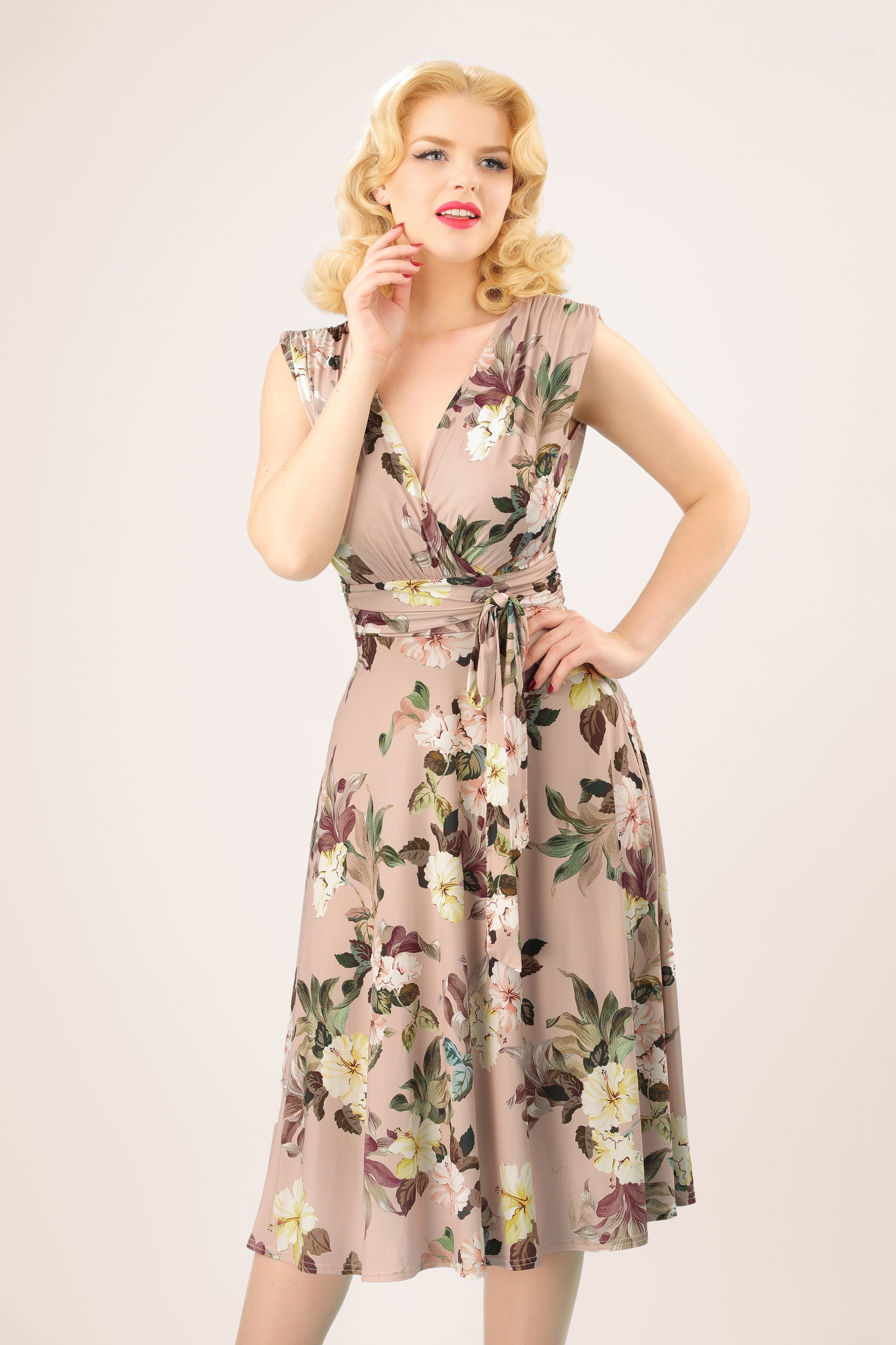 Vintage Chic for Topvintage - Jane bloemen midi-jurk in lichtroze