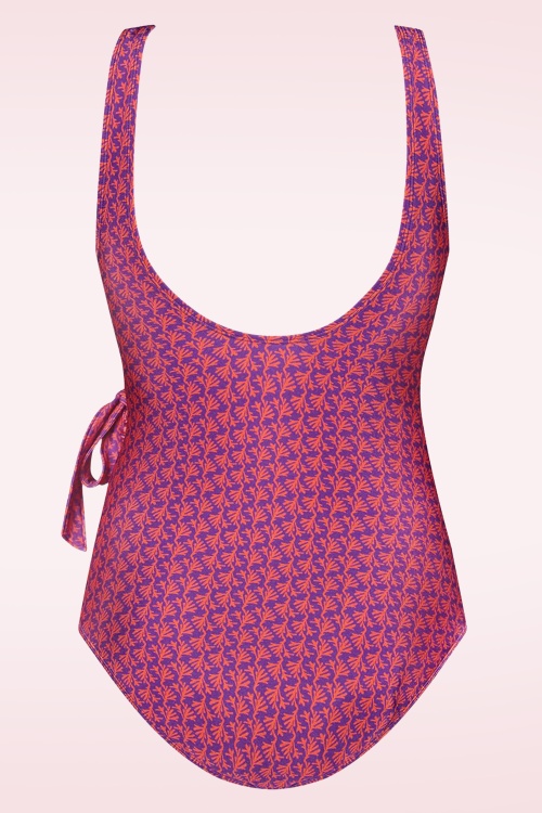 TC Beach - V-Neck Swimsuit in Coral 4