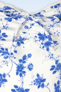 Timeless - Robe corolle fleurie Femke en blanc et bleu cèdre 3