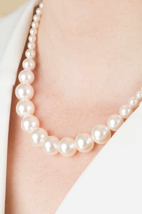 Vixen - Priscilla Pearl Necklace in Off White 2