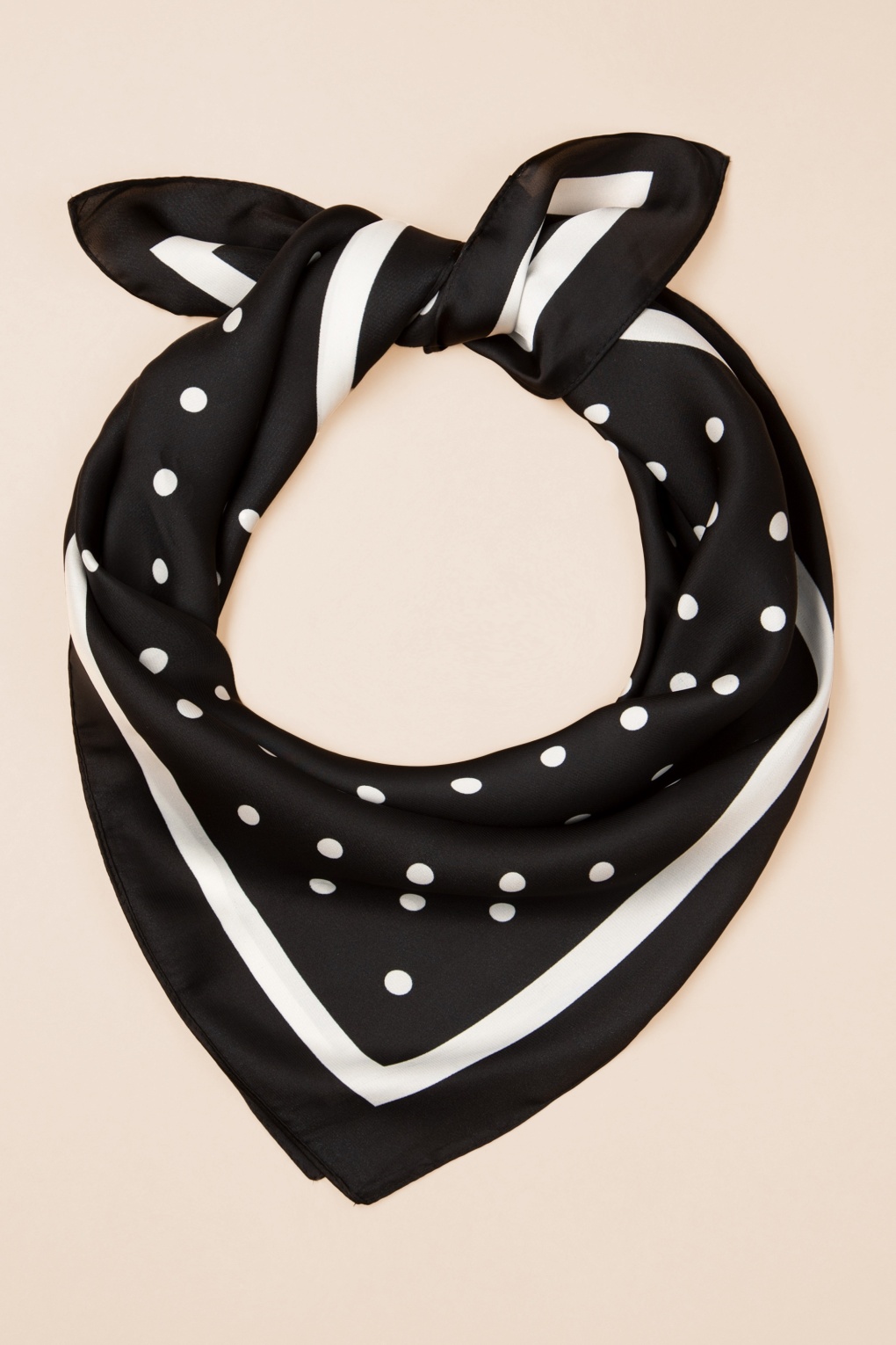 Banned Retro - Linda Silky sjaal in zwart
