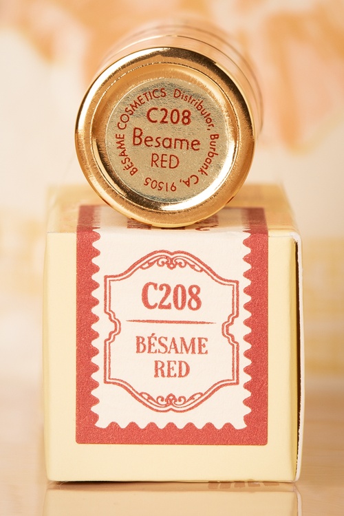 Bésame Cosmetics - Klassischer Farb-Lippenstift in Bésame Red 5