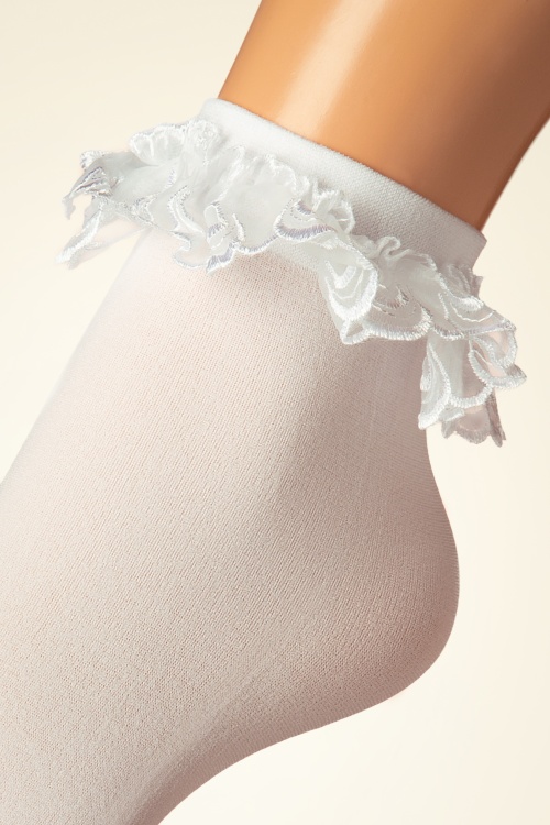 Rouge Royale - 50s Cute Ruffle Lace Bobby Socks in White 3