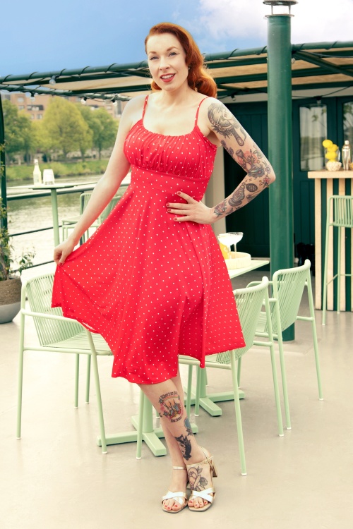 Vintage Chic for Topvintage - Jessie polka dot swing jurk in rood