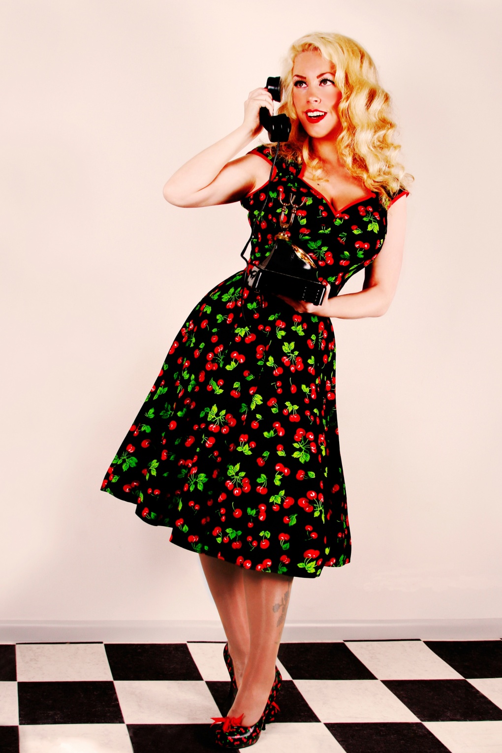 PINUP COUTURE Retro Heidi Black Cherry Swing Dress Jurk