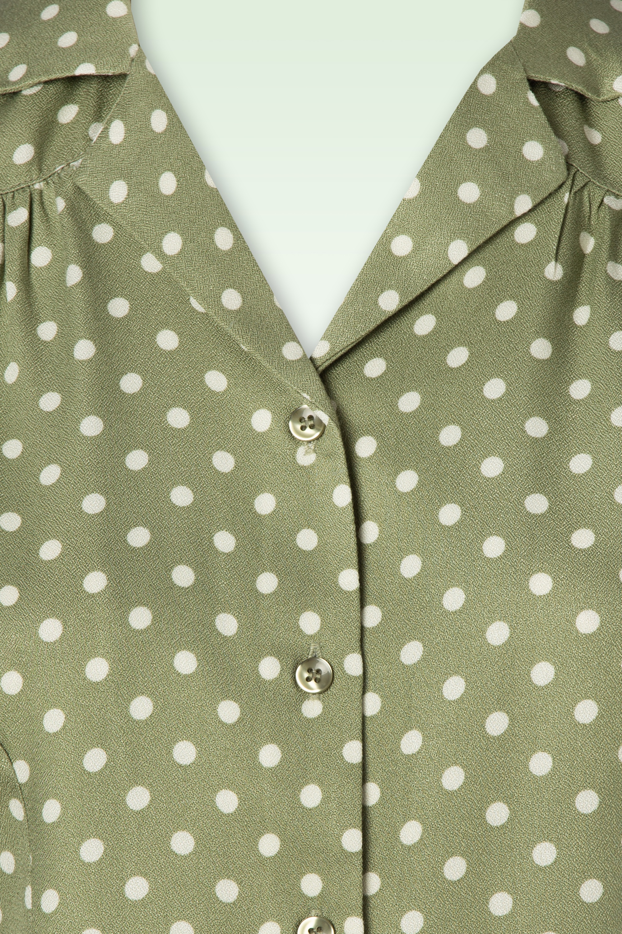 Collectif Clothing - Luana vintage polka dot blouse in saliegroen 3