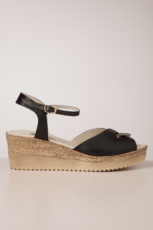 Banned Retro - Judith Wedge Sandals in Black