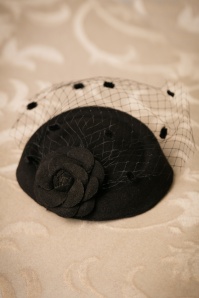 Banned Retro - 50s Marilyn Fascinator in Black 2