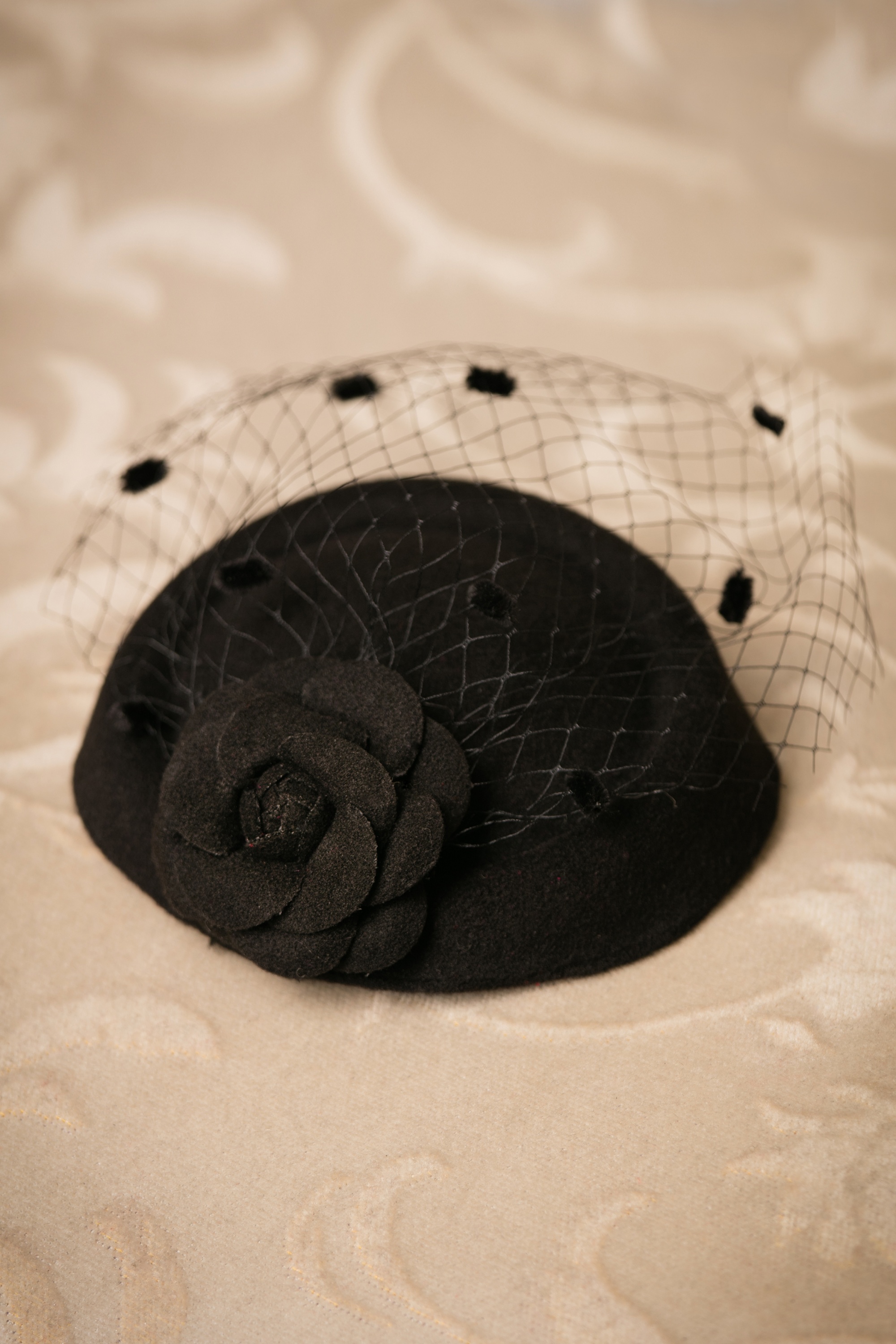 Banned Retro - Marilyn Fascinator in zwart 2