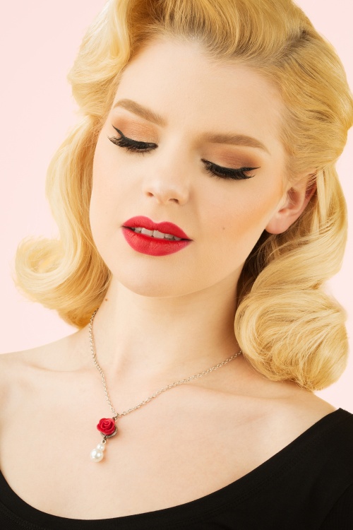 Sweet Cherry - 50s Emma Rose Pearl Necklace in Red 