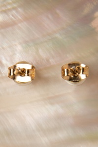 Topvintage Boutique Collection - Kleine parel oorstekers in ivoor 3