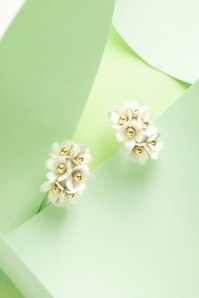 Day&Eve by Go Dutch Label - Flower Stud Earrings Années 60 en Doré et Blanc 2