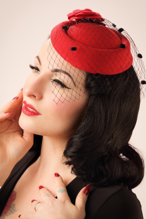 Banned Retro - Marilyn Fascinator in Rot