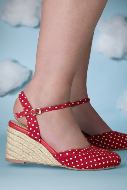 Lola Ramona ♥ Topvintage - Chaussures compensées à pois Penelope Infinity en rouge