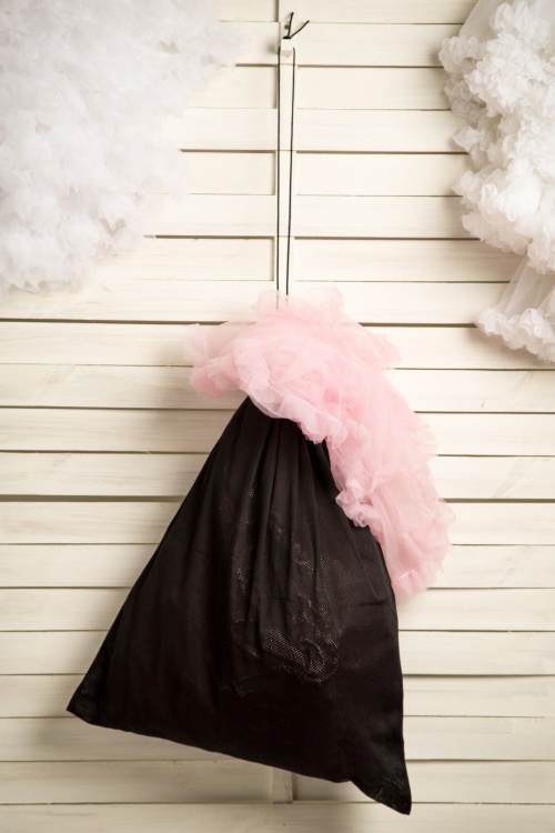 Banned Retro - Petticoat Wash Bag in Black 3
