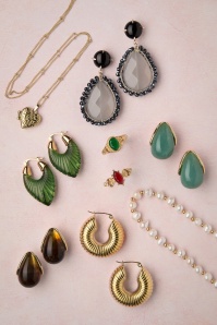 Topvintage Boutique Collection - Molly oorbellen in goud en groen 5