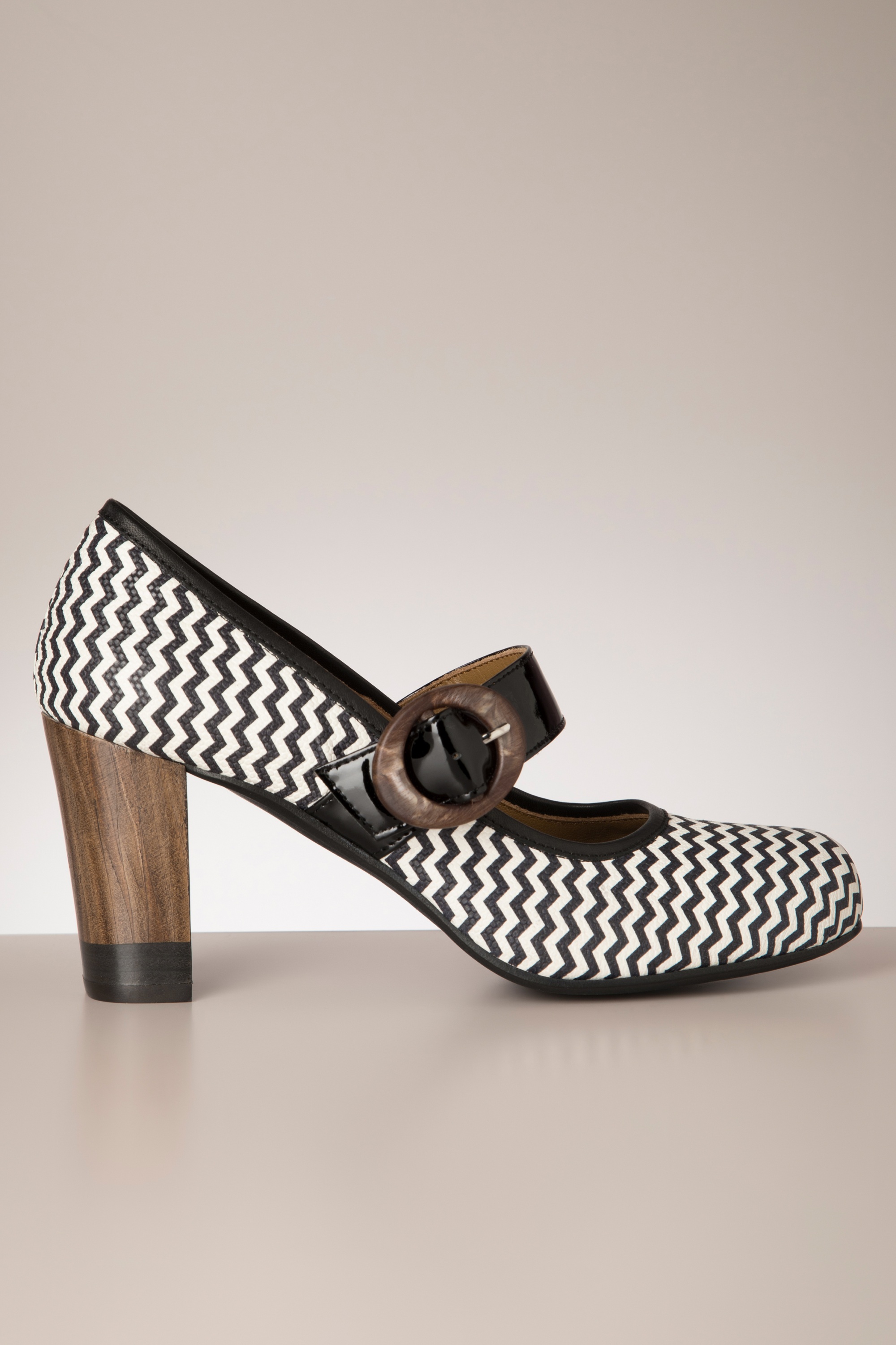 Nemonic - Madera Mary Jane pumps in zwart en wit