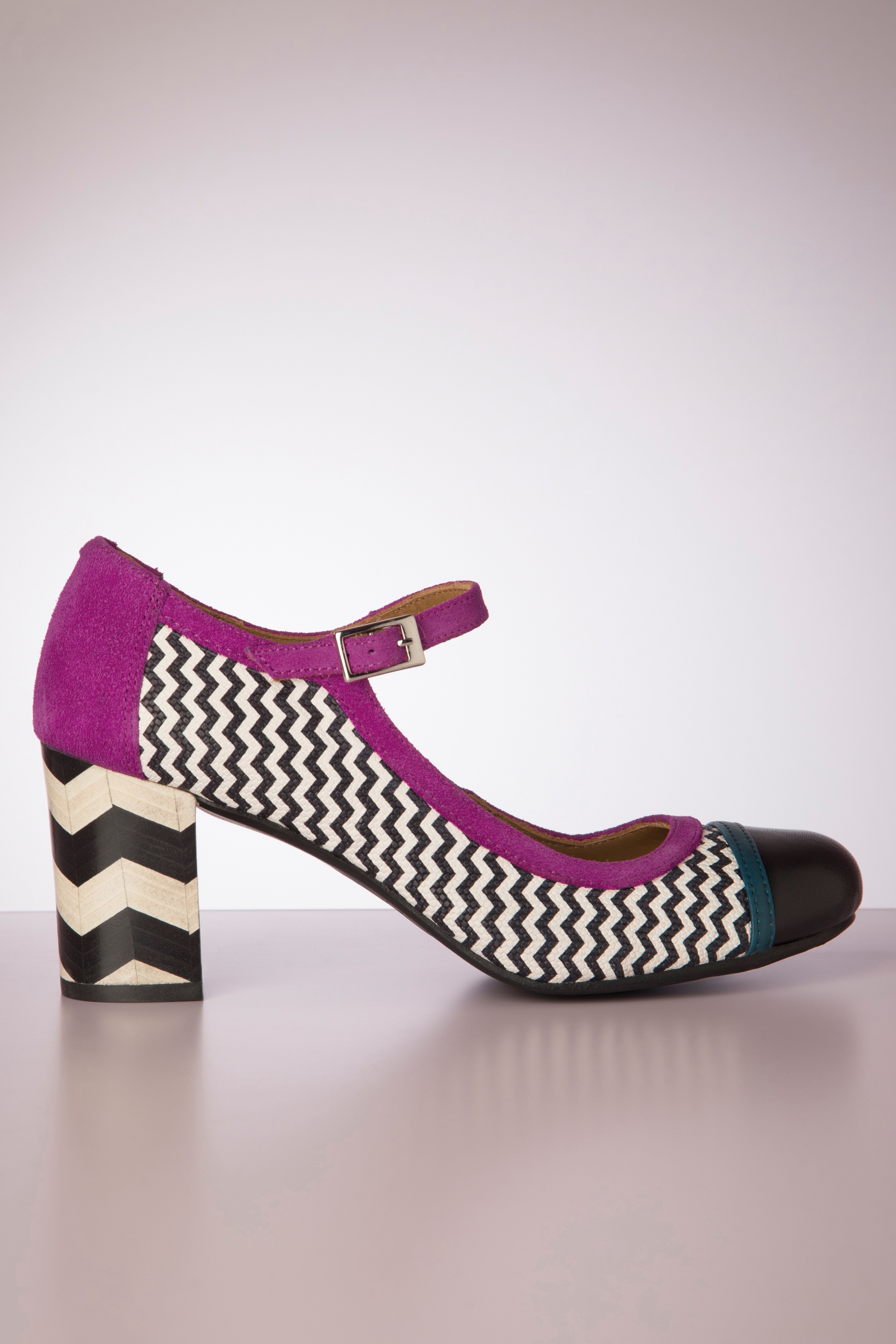 Nemonic - Frida Mary Jane pumps in zwart en magentaroze