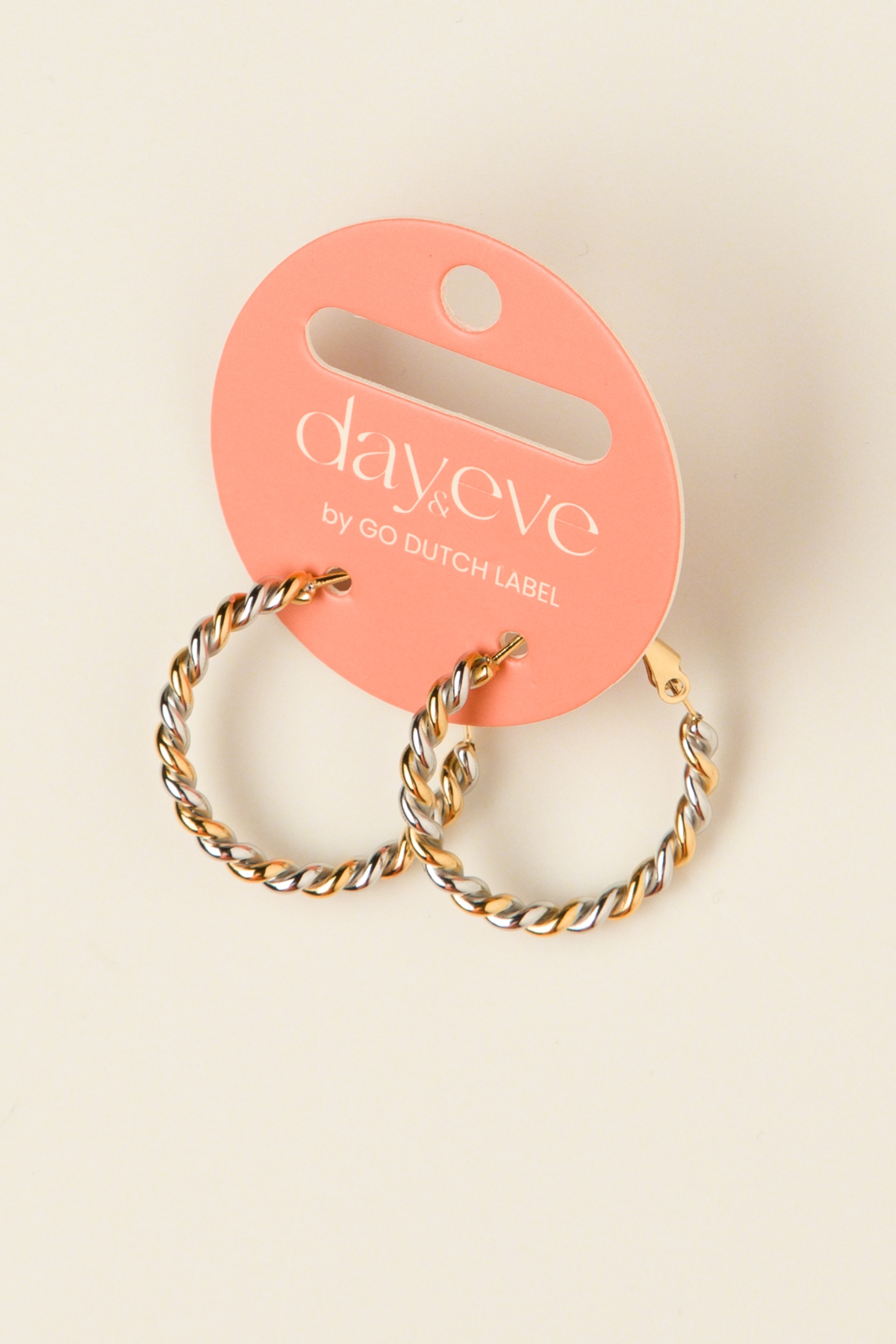 Day&Eve by Go Dutch Label - Twisted Hoops oorbellen in zilver en goud 2