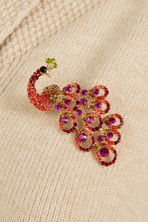 Day&Eve by Go Dutch Label - Sparkly peacock broche in rood en multi