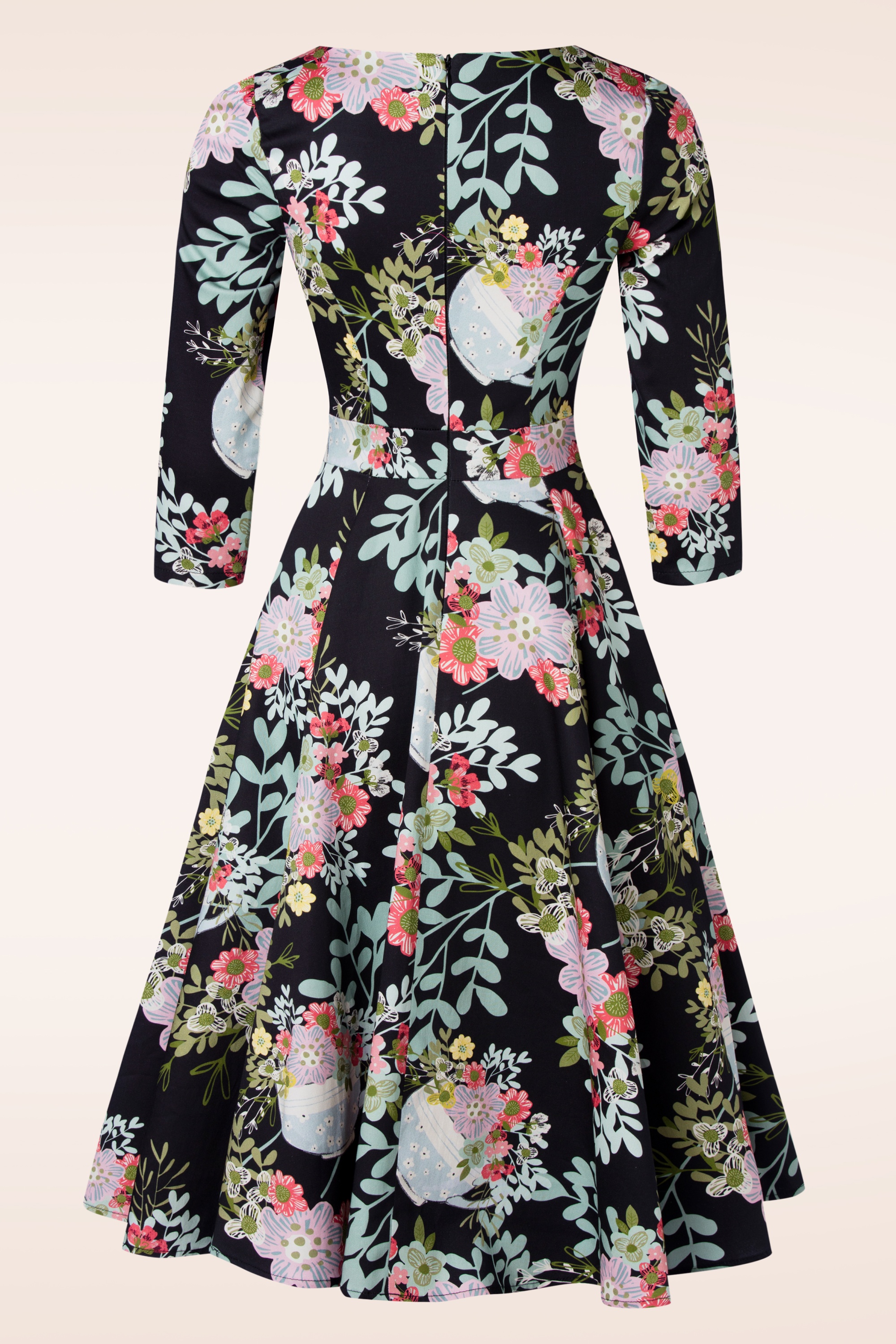 Hearts & Roses - Janet Floral swing jurk in zwart en multi 4