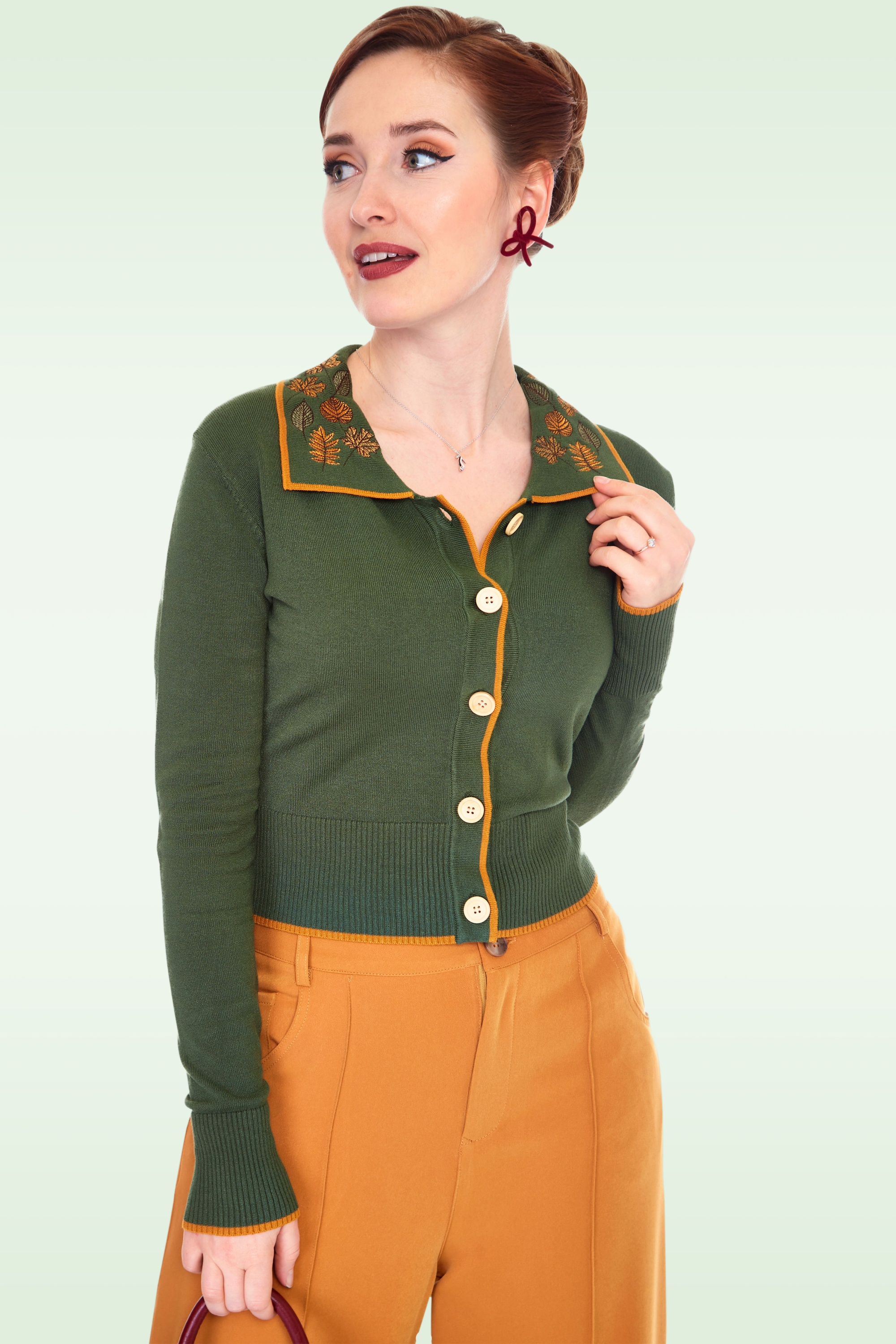 Vixen - Vest met kraag en herfstbladeren in groen