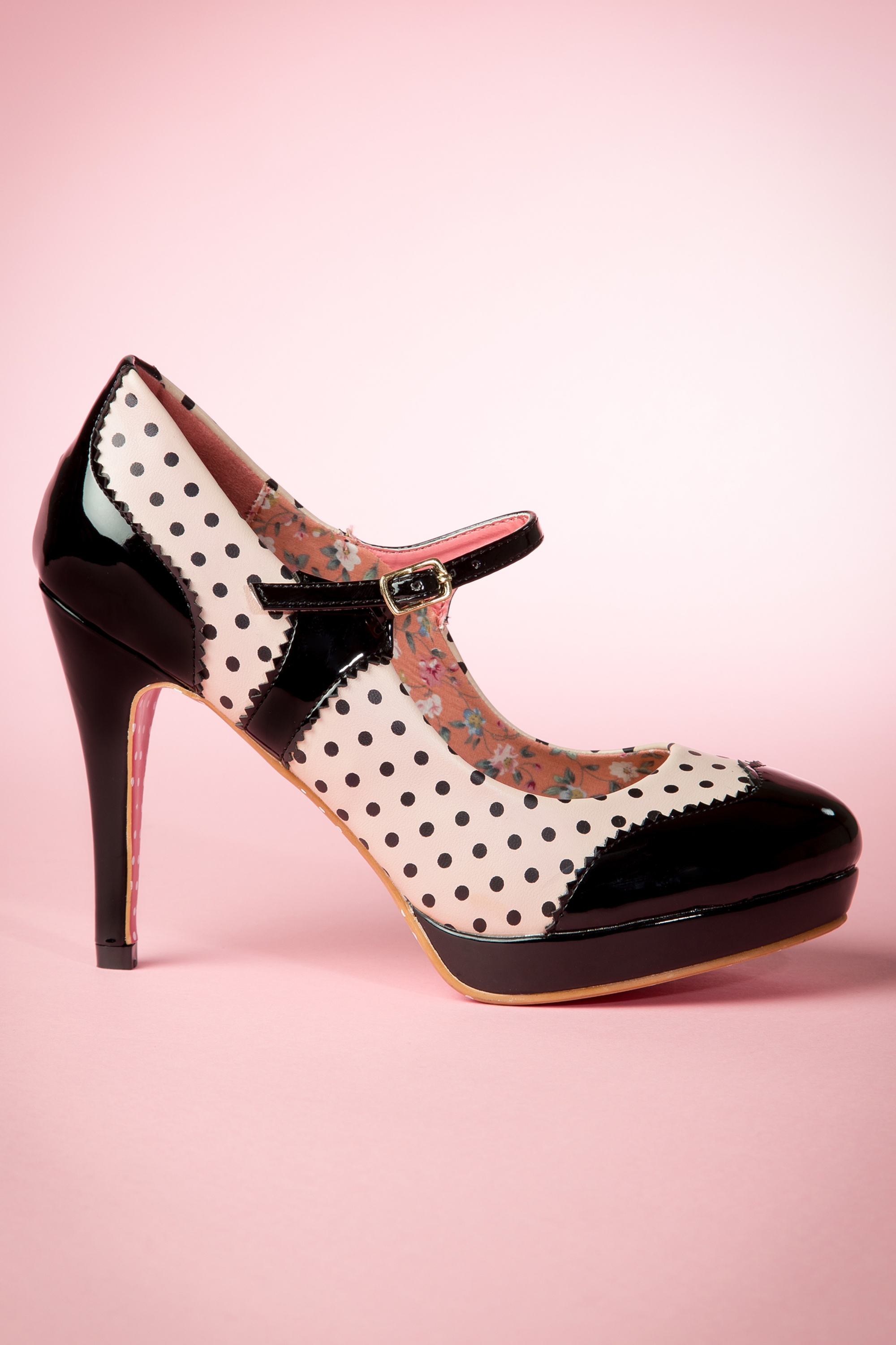 Banned Retro 50s Mary Jane Pumps in Black and Nude Shop at Topvintage