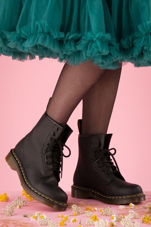 Dr. Martens 1460 Greasy Ankle Boots en Noir Acheter chez Topvintage