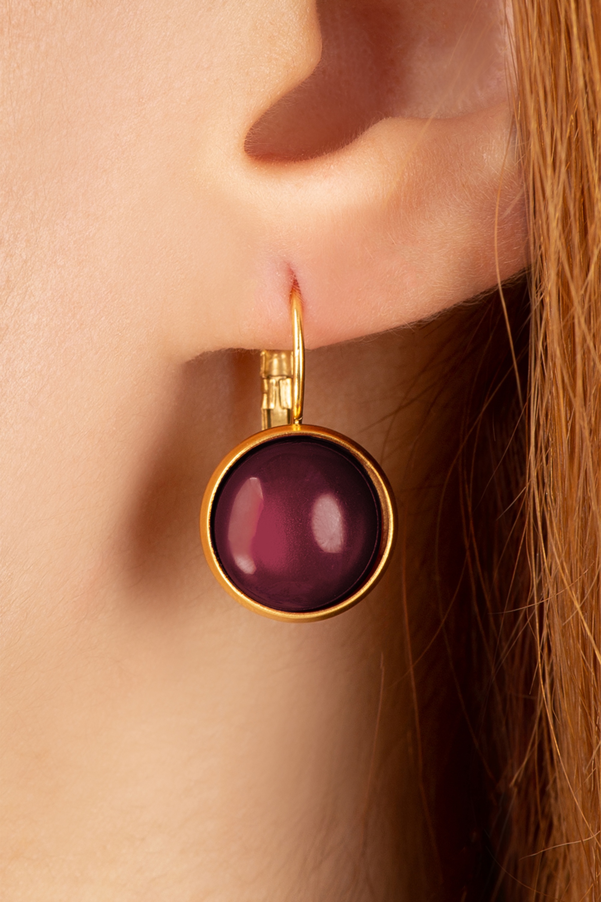 Urban Hippies - Goldplated Dot oorbellen in aubergine