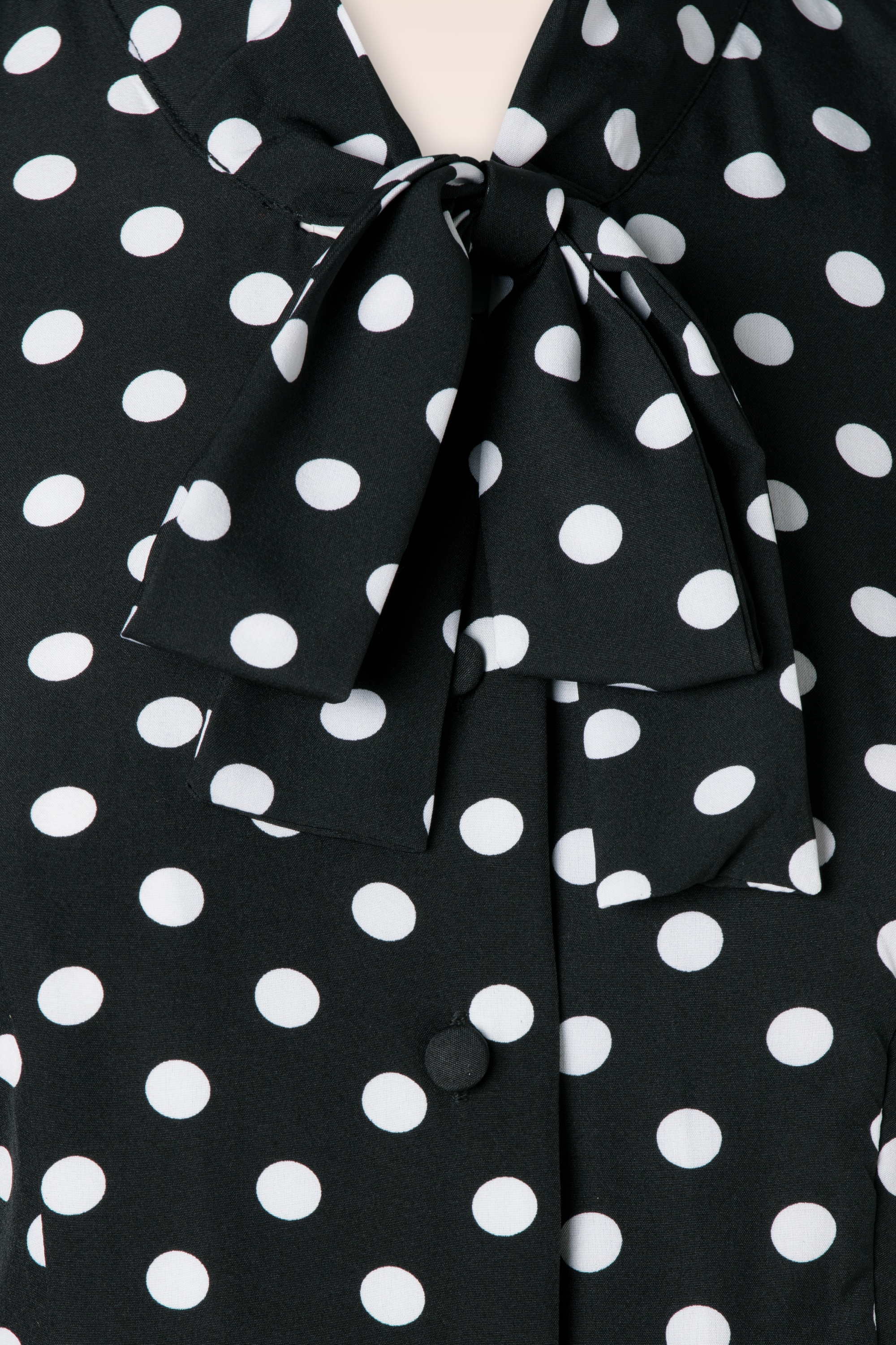 Hearts & Roses - Agatha polka dot blouse in zwart en wit 2