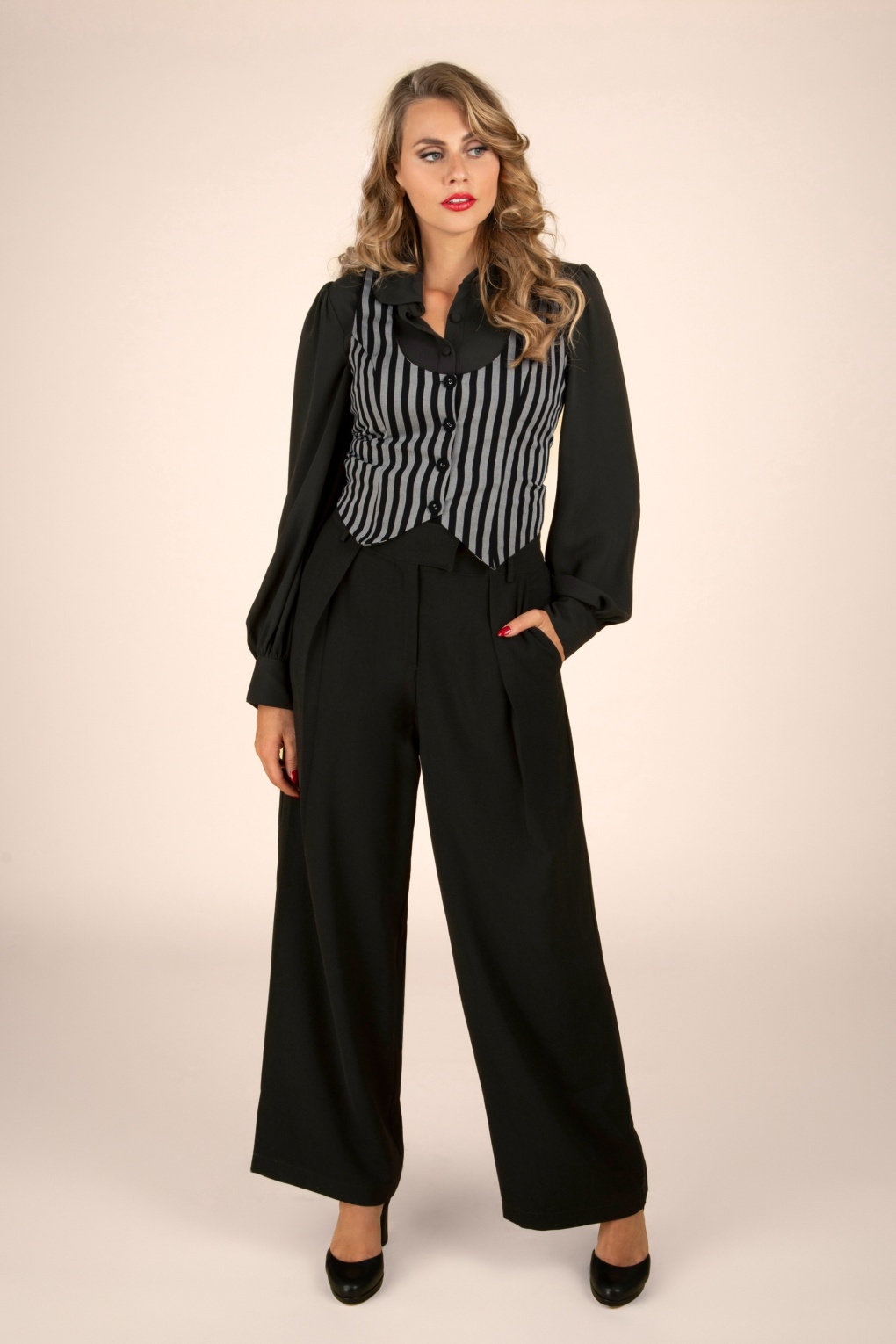 パンツ 1980s Euro Vintage Black Wide Trousers Banned Retro 40s Party On Classy Trousers in Black | Topvintage