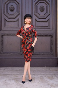 Vintage Diva  - The Bombshell Roses pencil jurk in zwart