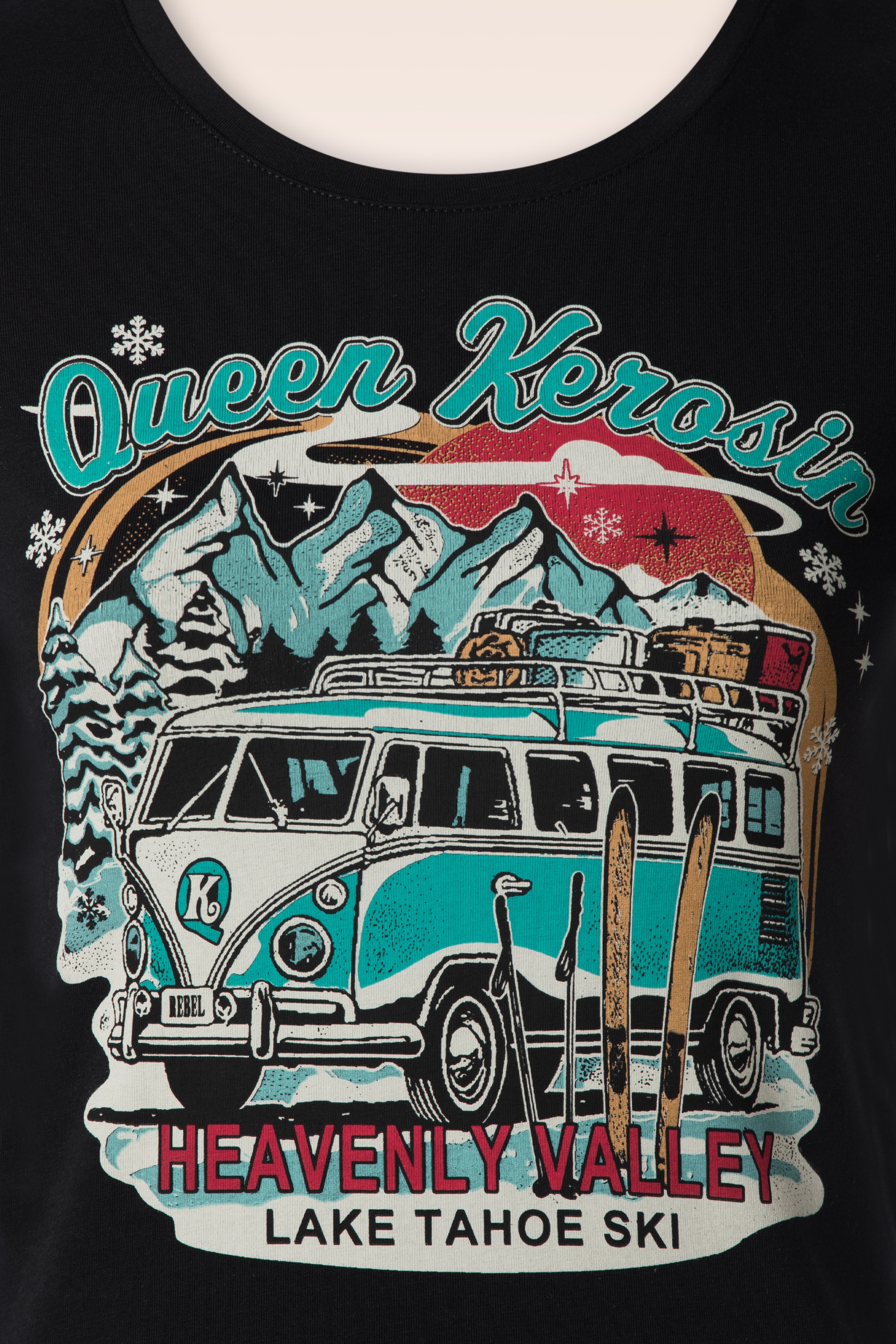 Queen Kerosin - Heavenly Valley t-shirt in zwart 2