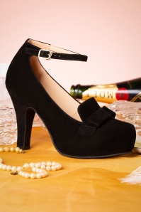 Lola Ramona ♥ Topvintage - Angie Aveline suède pumps in zwart 6
