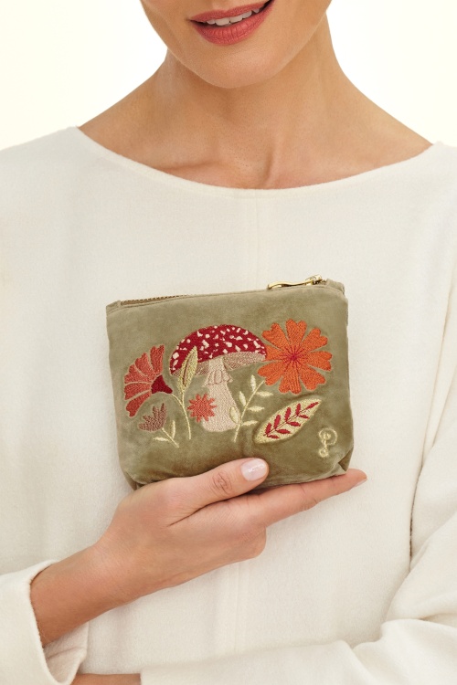 Powder - Velvet Embroidered Toadstool pouch met rits