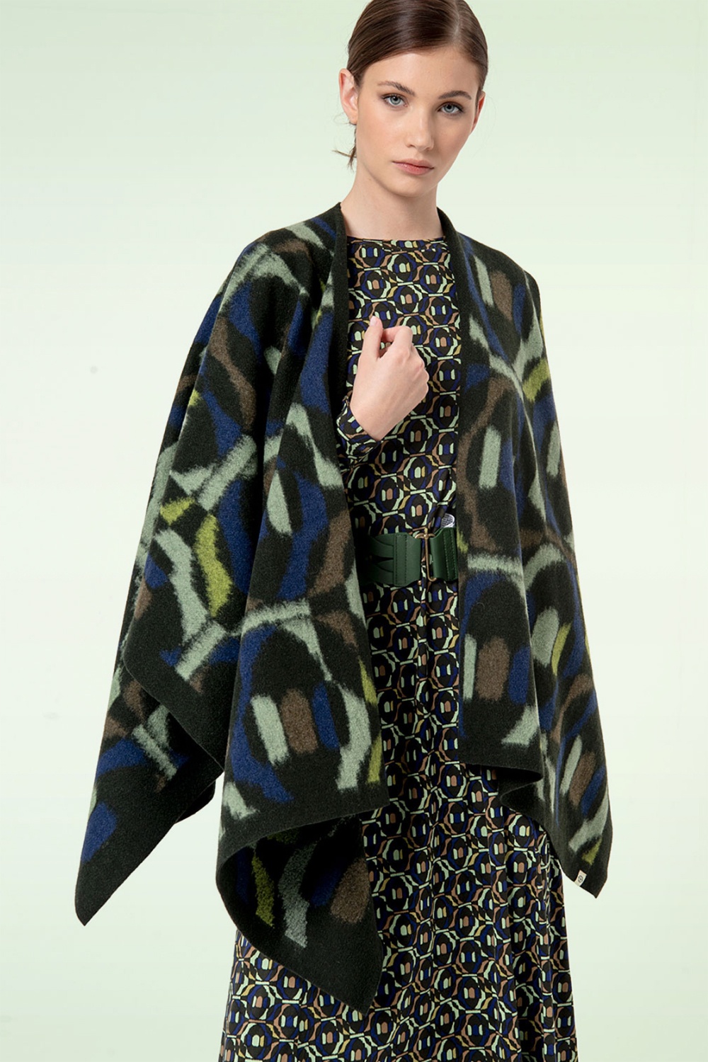 Surkana - Jacquard Poncho sjaal in groen