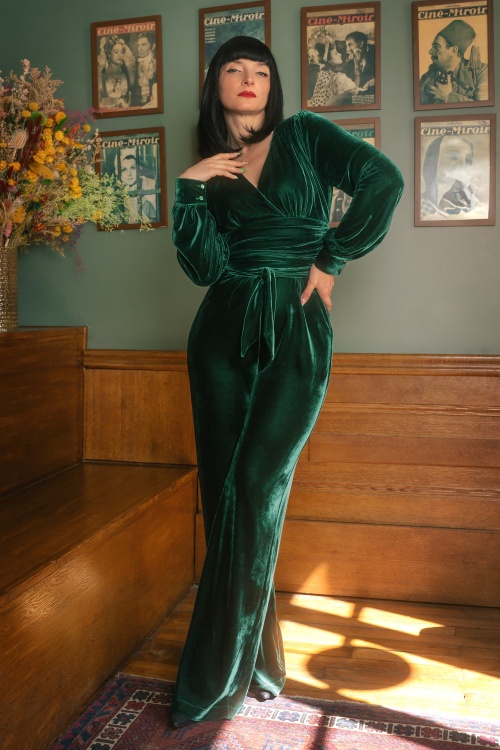 Vintage Diva  - Celeste fluwelen jumpsuit in smaragdgroen 3