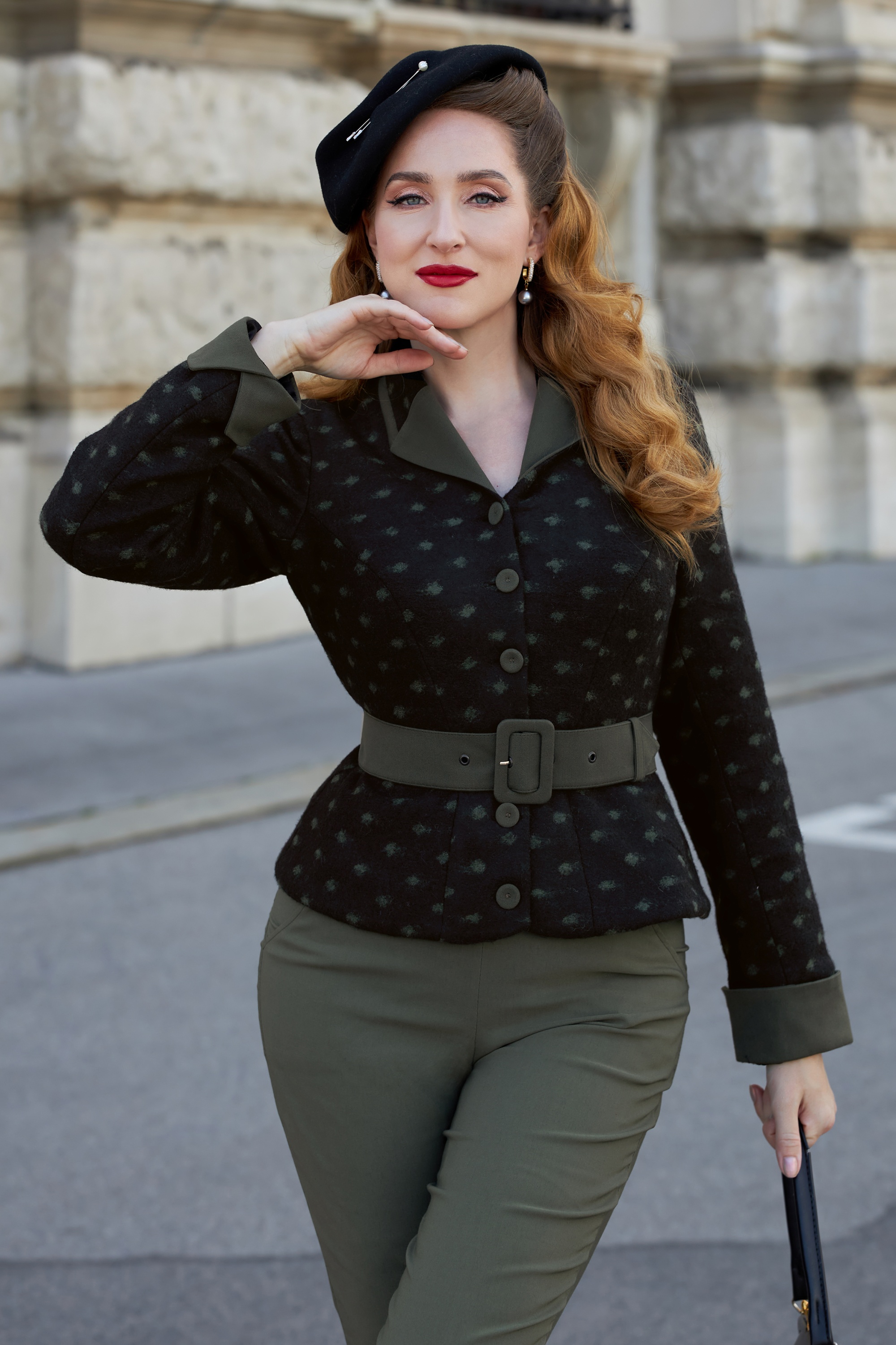 Miss Candyfloss - Rachana Lou polka dot wolmix blazer in zwart en olijfgroen