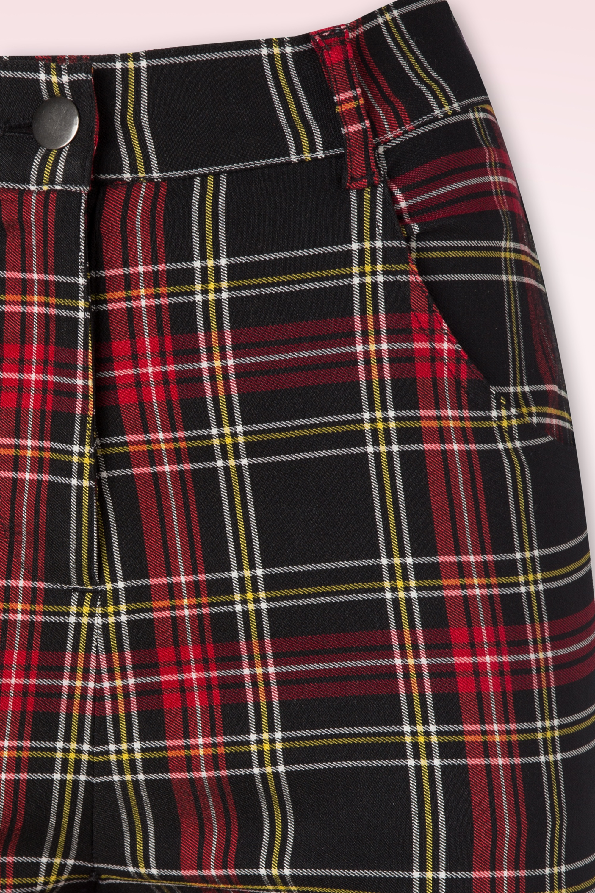 Banned Retro - Tilly Tartan broek in zwart en rood 3