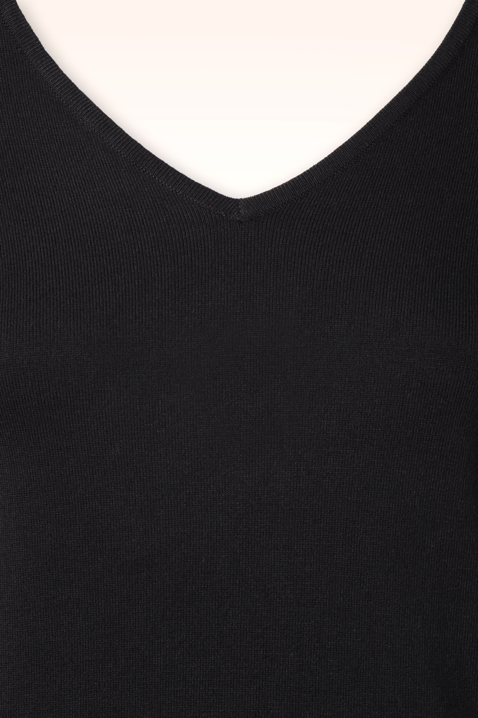 Zilch - V-Neck top in zwart 2