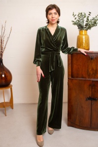 Very Cherry - Emmylou Velvet Jumpsuit in Olijf