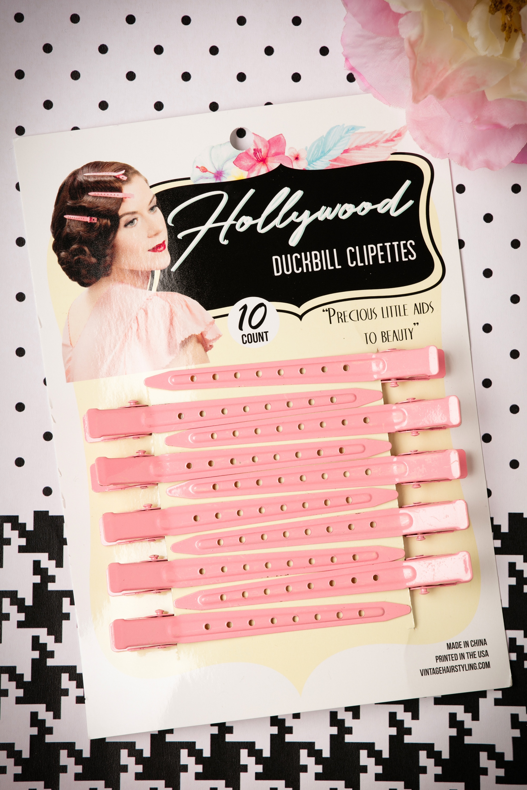 Lauren Rennells - Vintage haarstyling: Hollywood Duckbill Clipettes in roze