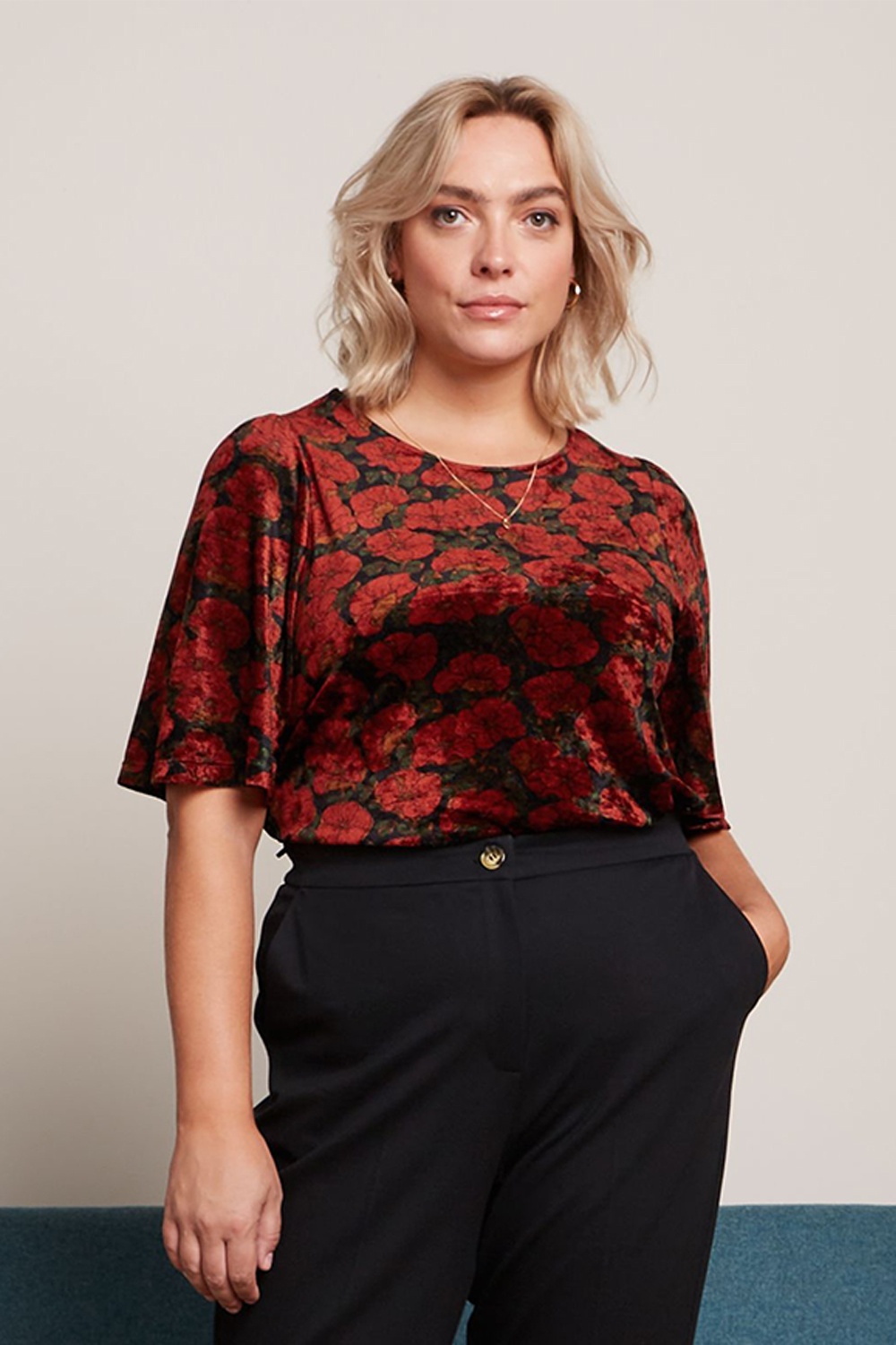 King Louie - Lizzy Bloom fluwelen top in zwart