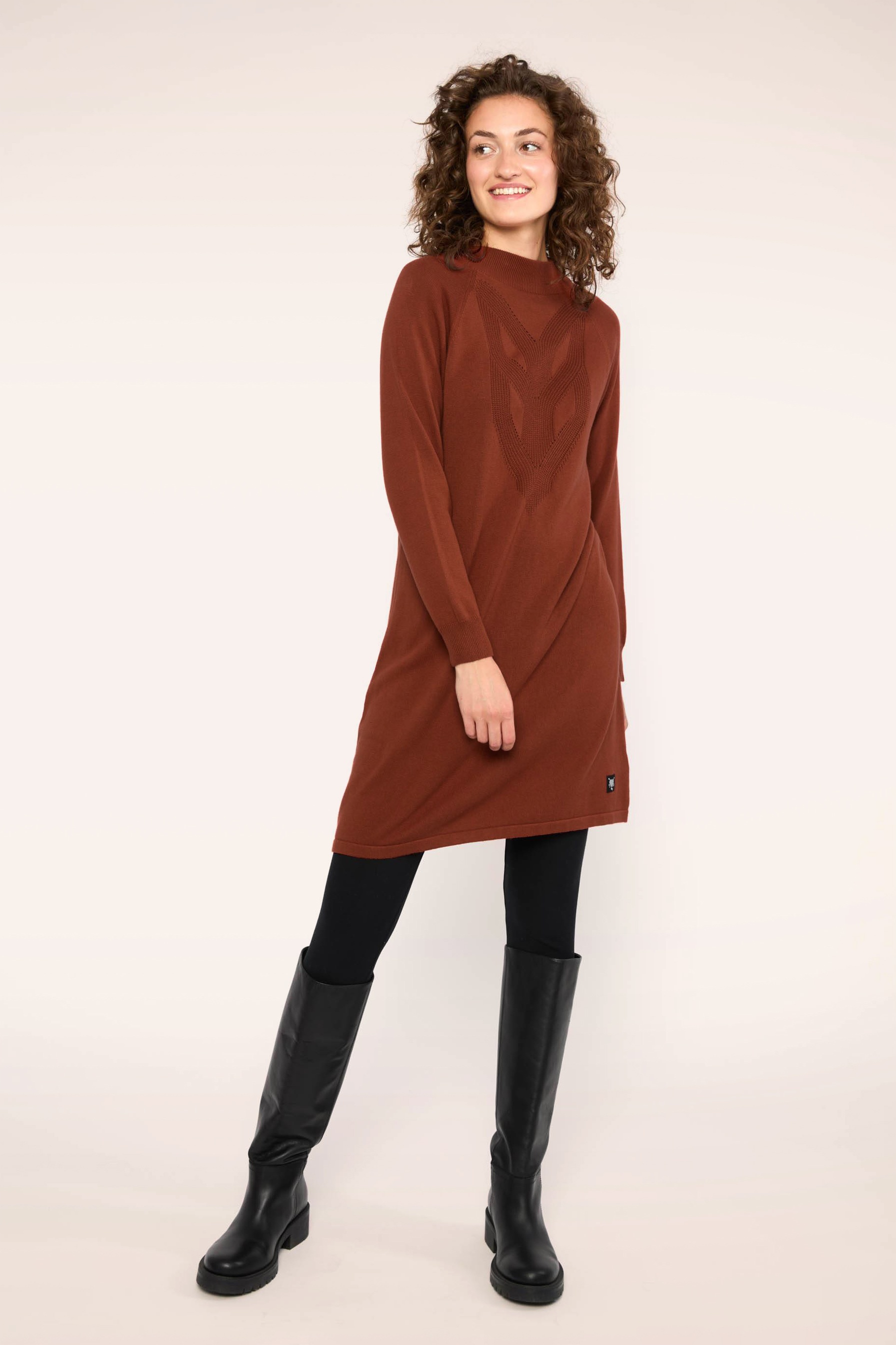 Blutsgeschwister - Braided and Easy gebreide jurk in spicy me brown