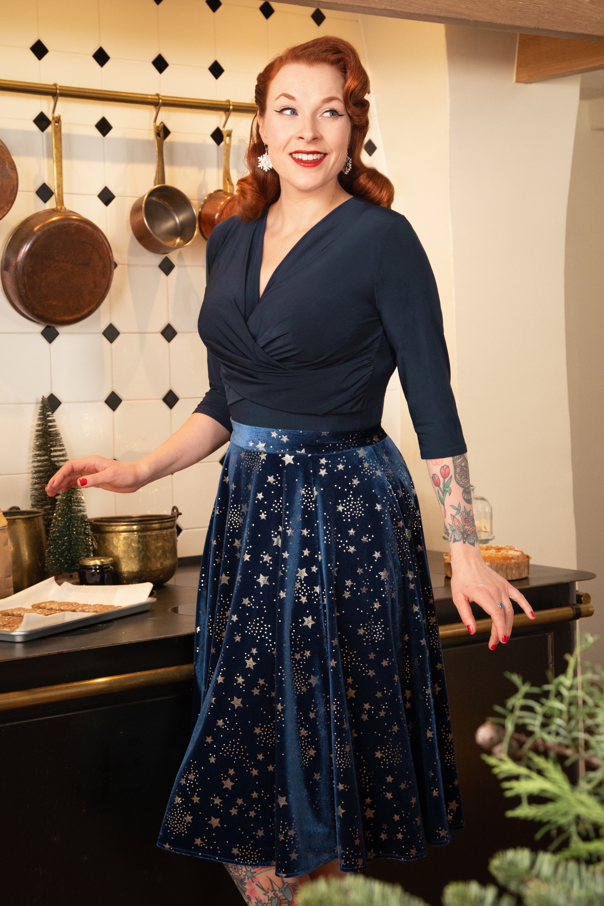 Topvintage Boutique Collection - Topvintage exclusive ~ Adriana Velvet Stars swing rok in middernachtblauw 3