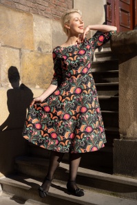 Topvintage Boutique Collection - Adriana Kaleidoscope swing jurk in zwart en multi