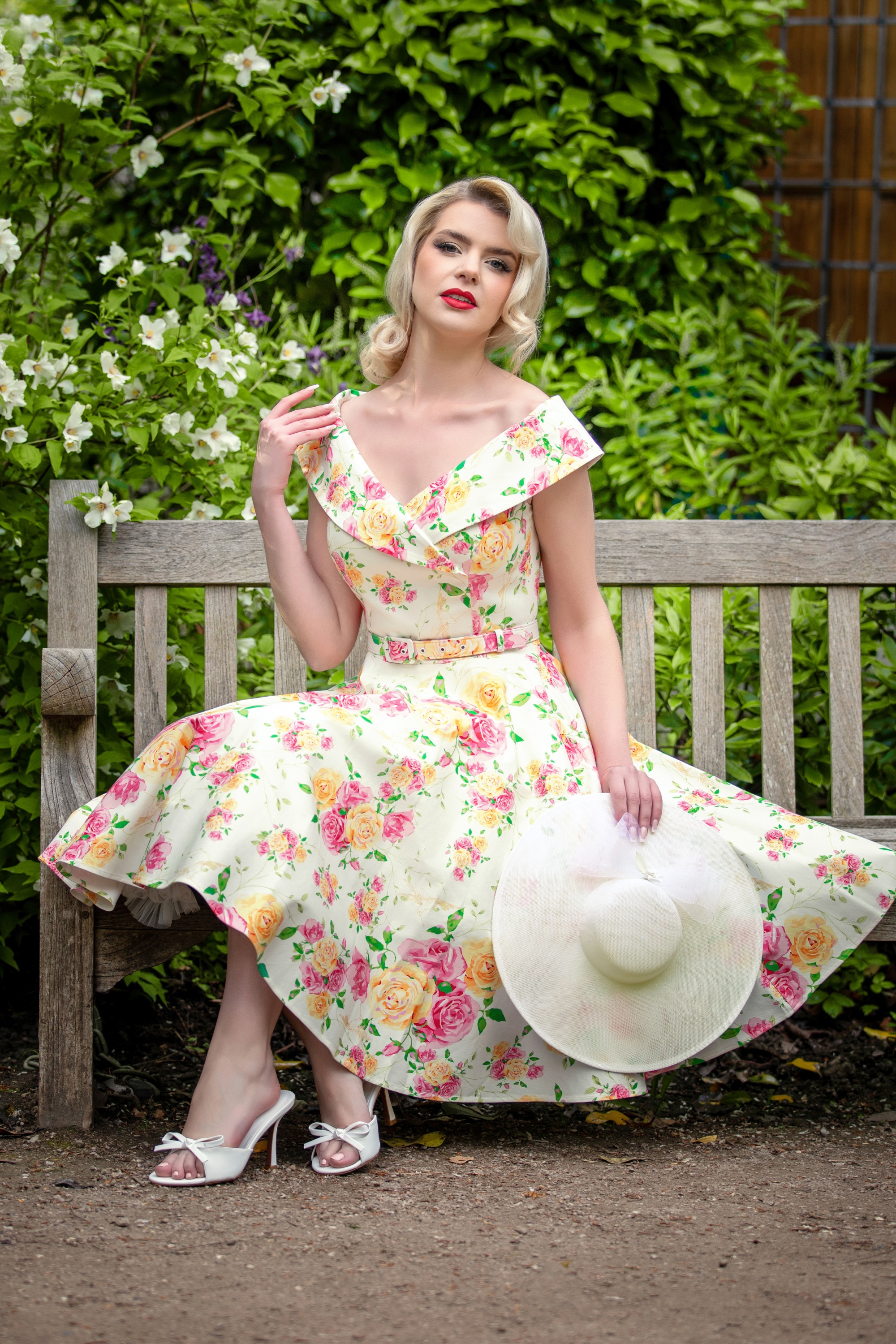 Vintage Diva  - Aurelia swing jurk met roze en gele bloemen